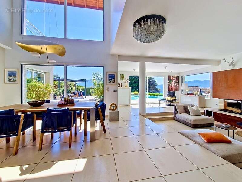 Villa d'exception avec vue lac, piscine et prestations haut de gamme - photo 6