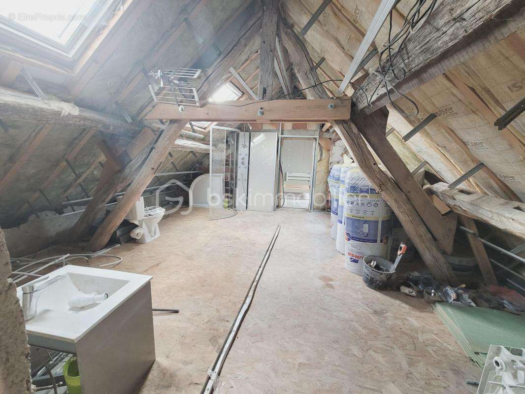 Maison à VILLETHIERRY