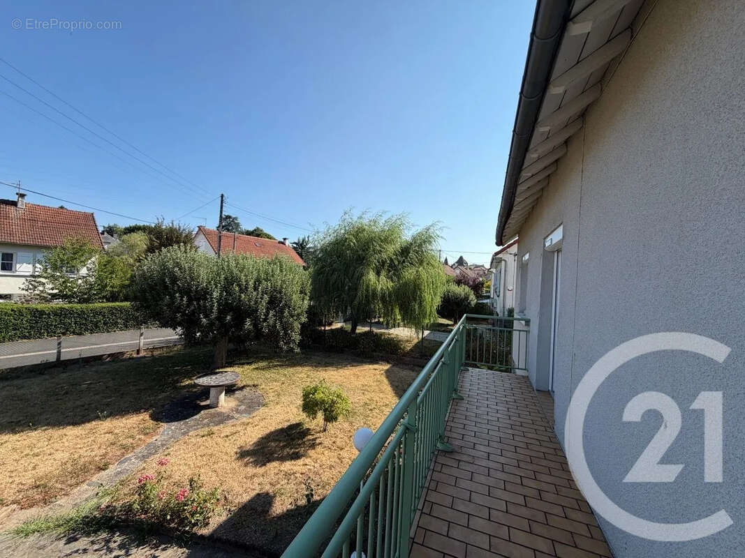 Maison 146 m² à Jussac  - photo 7