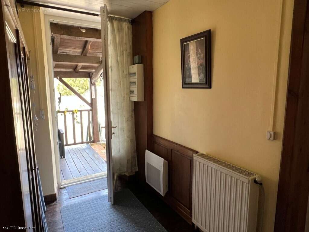 Maison à NANTEUIL-EN-VALLEE