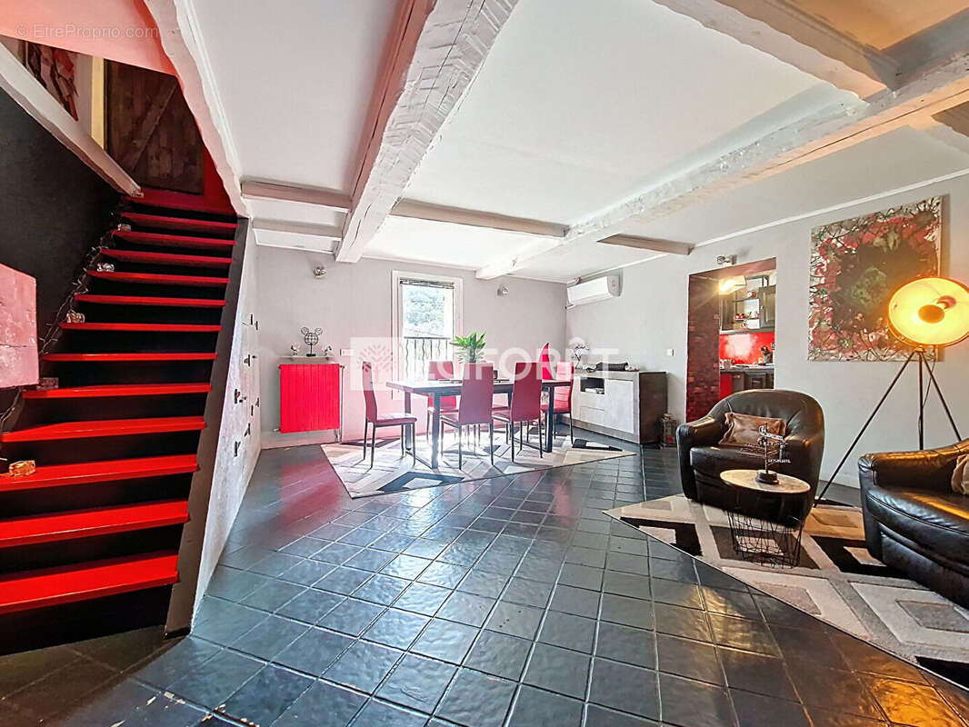 Maison à SAINT-ZACHARIE