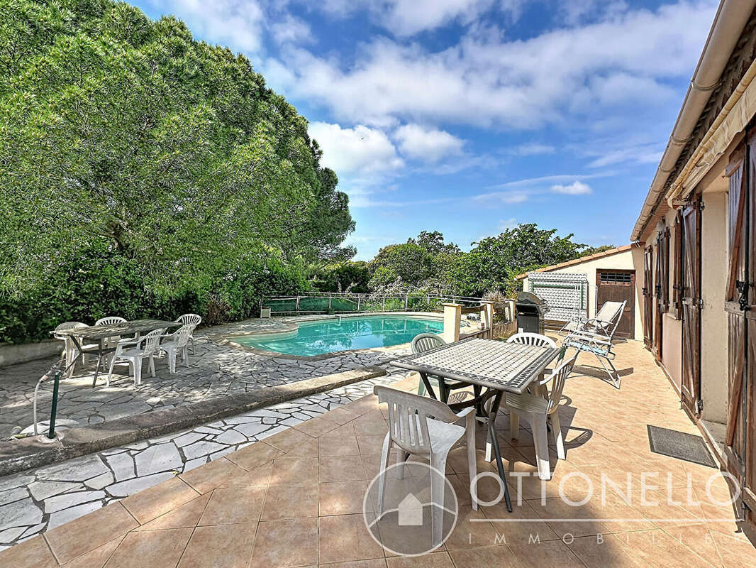 Maison à ROQUEBRUNE-SUR-ARGENS