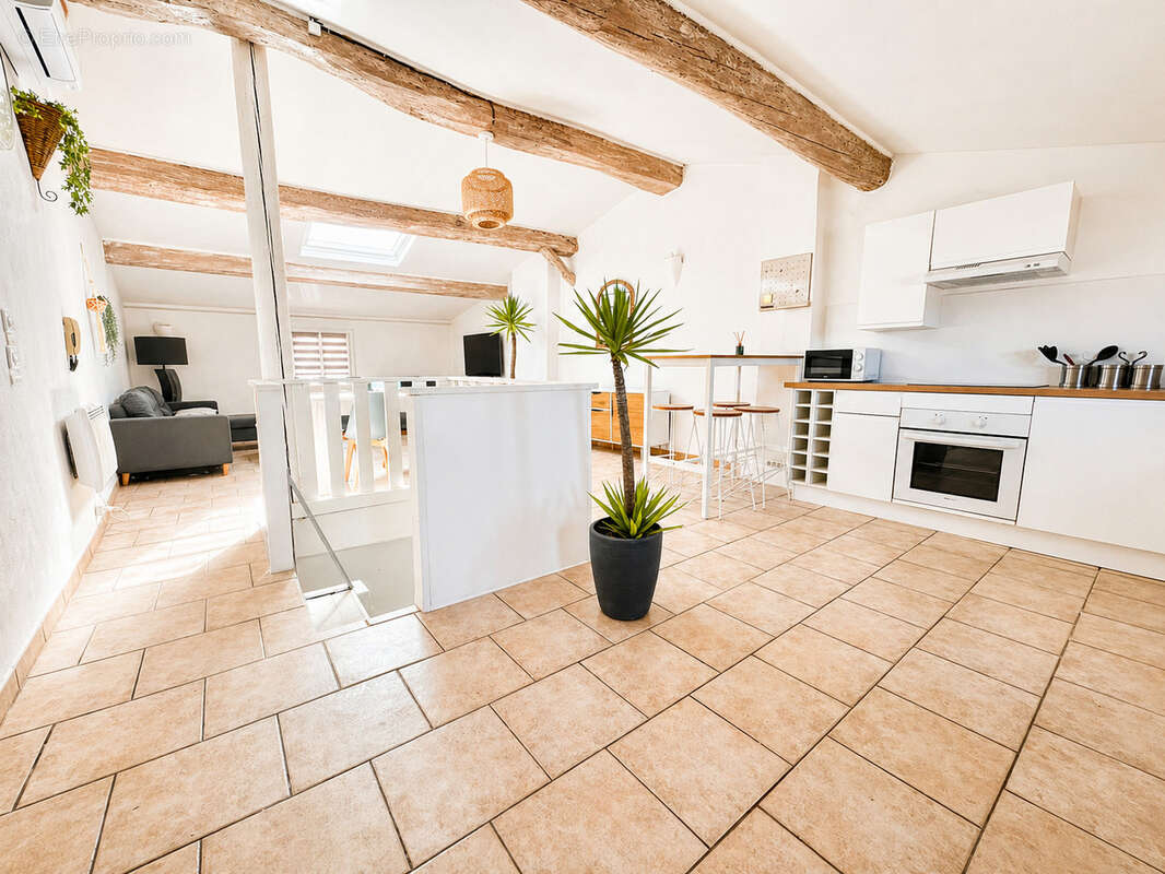 Appartement à SIX-FOURS-LES-PLAGES