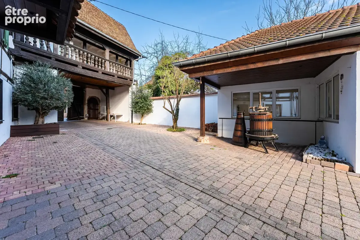 Authentique corps de ferme 7 pièces 302m2 sur 9,92 ares. - photo 6