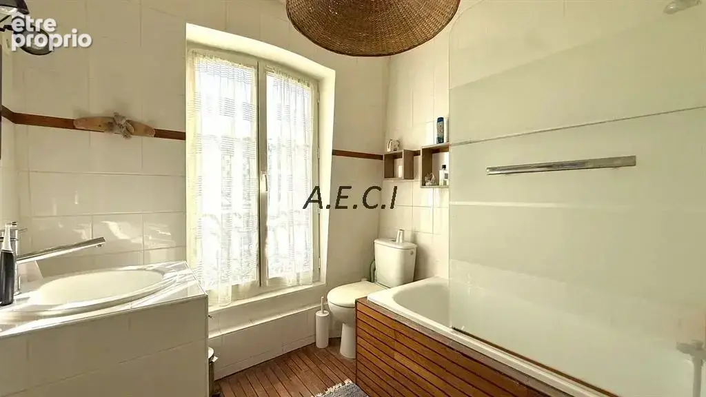 Maison familiale au cœur du quartier de Bécon-les-Bruyères - photo 7