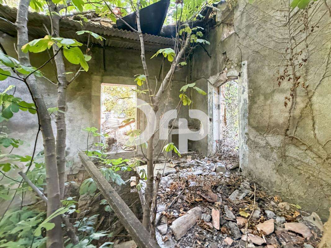 Bâtisse de 1800 sur plus de 2,8 hectares – Allègre-les-Fumades - photo 11