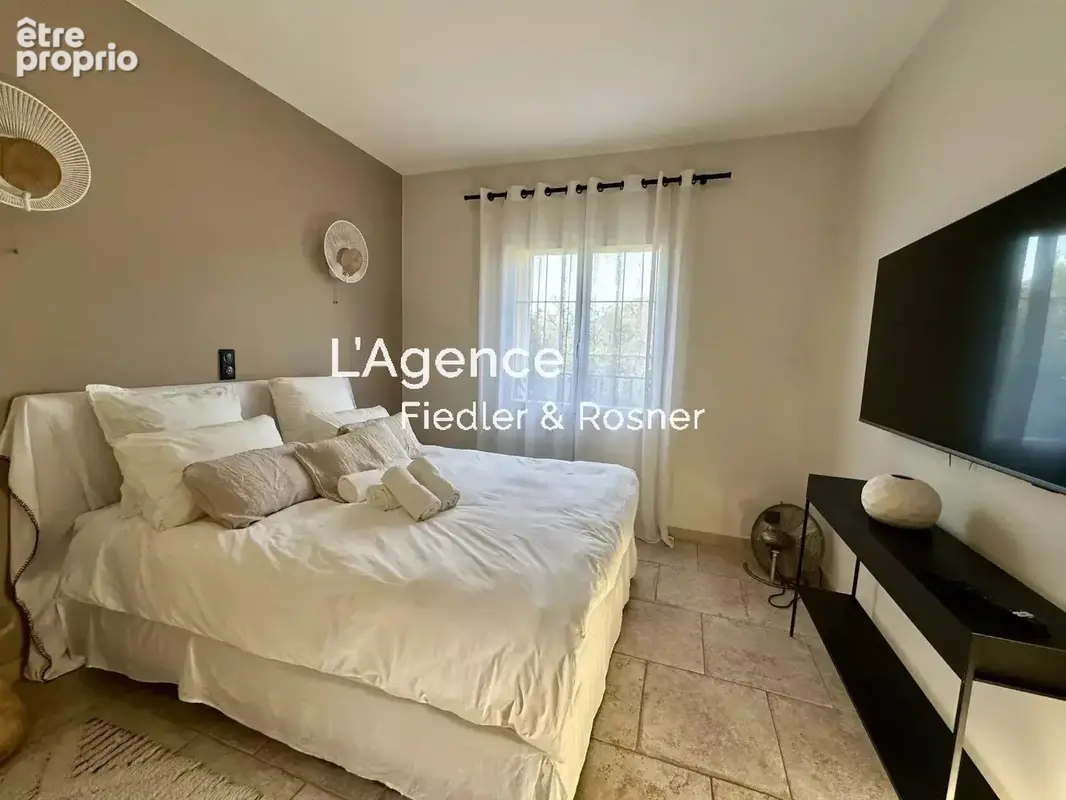 Ref 698 : grimaud - domaine securise - villa avec vue mer et helisurface - photo 13