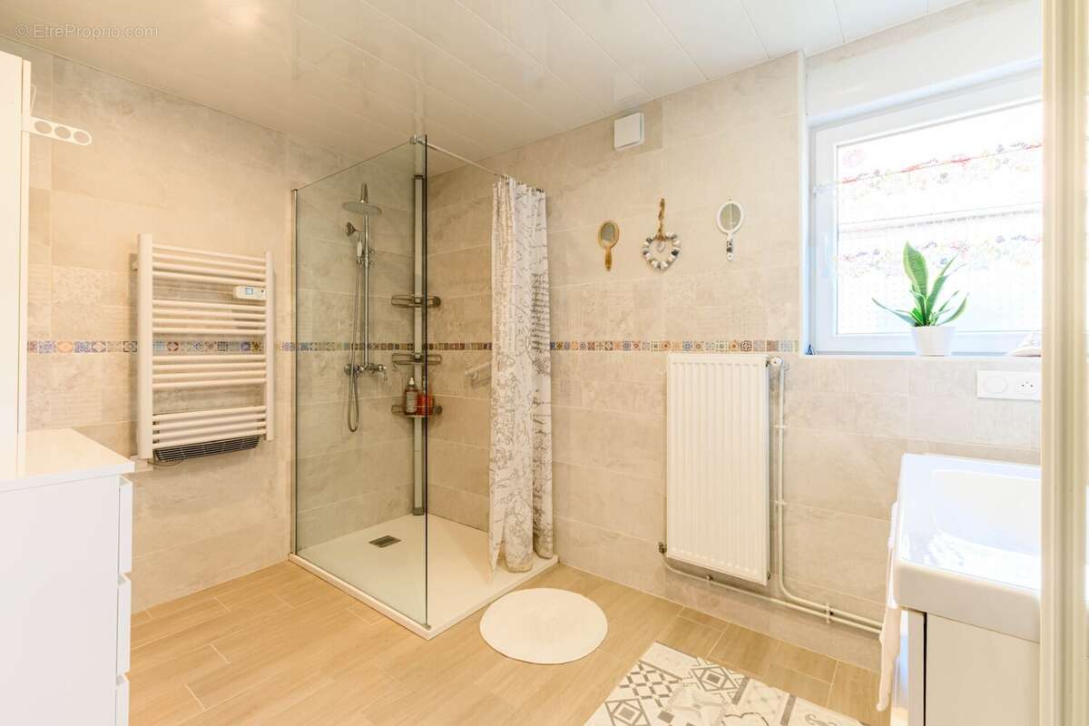 Maison à MONCHECOURT