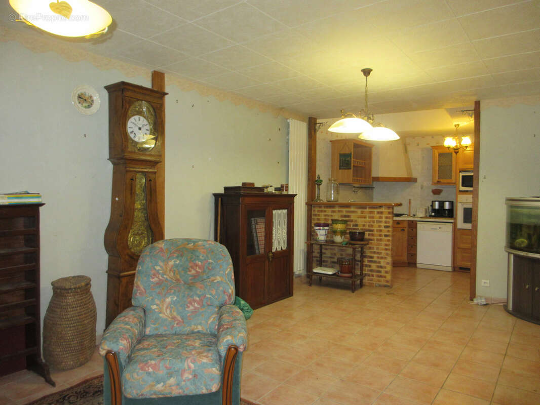 Belle maison au cœur de Saint-Benoît-du-Sault ! - photo 6
