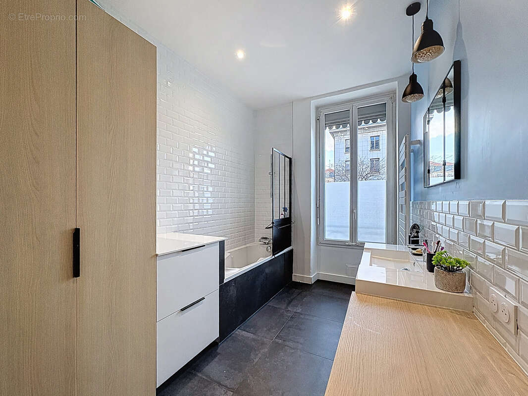 Appartement à LYON-7E