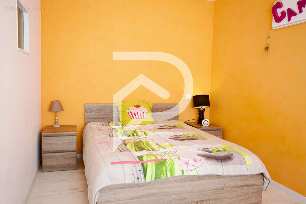 Maison à ARS-SUR-FORMANS