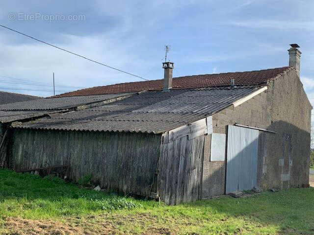 Maison à SAINT-THOMAS-DE-CONAC