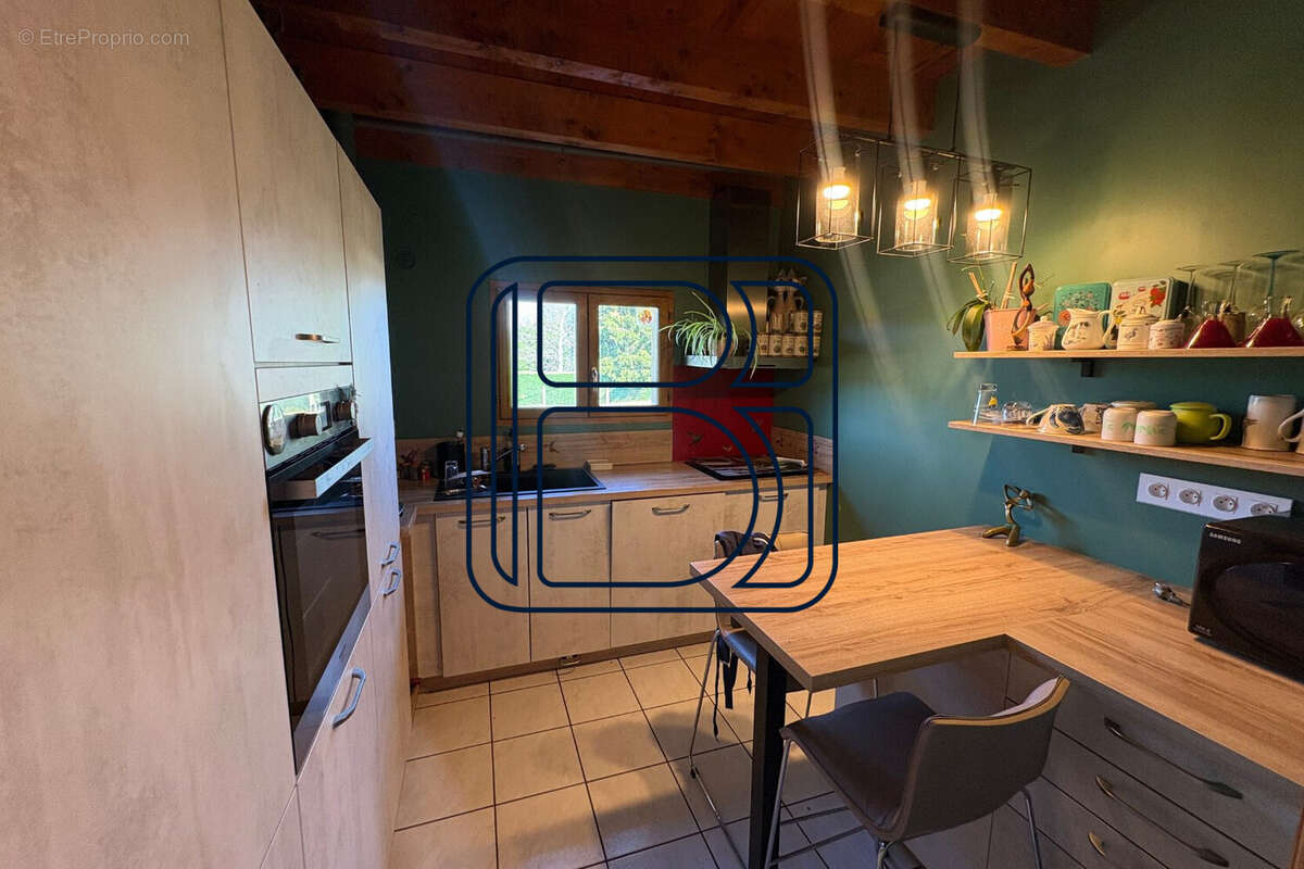 Maison 103 m² à Cunlhat  - photo 2