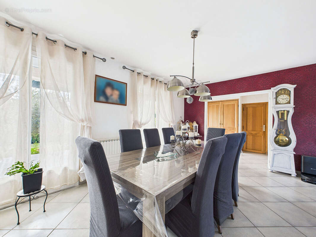 Maison à SAINT-JEAN-DE-MUZOLS