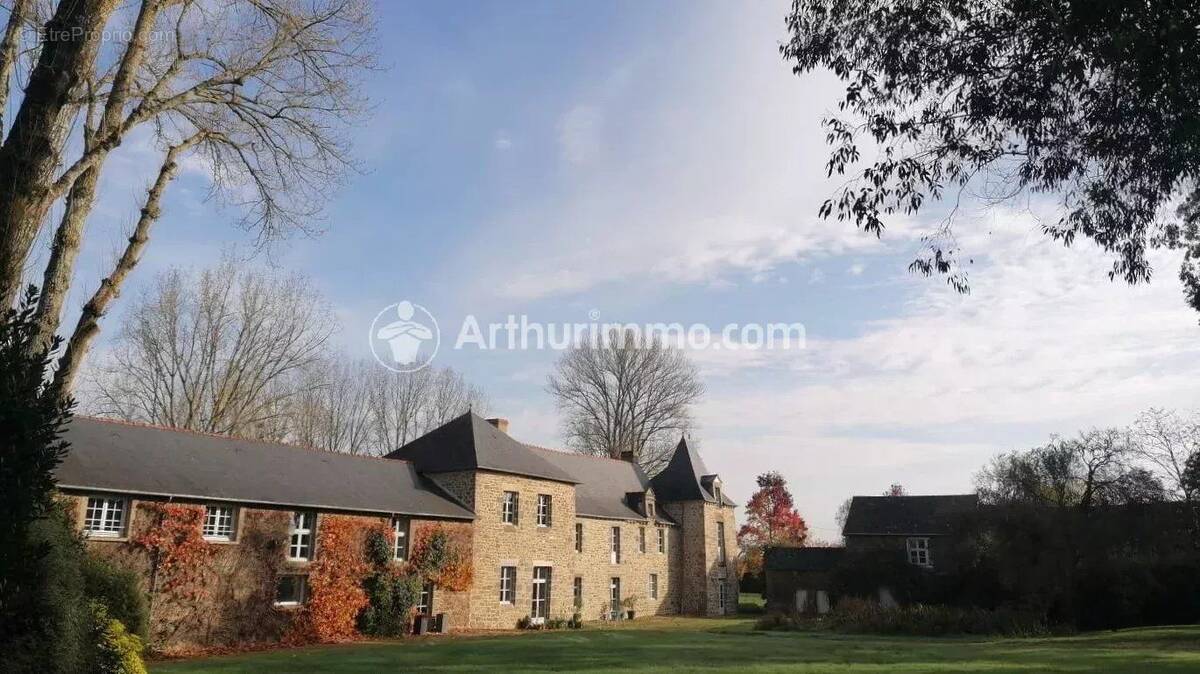 Maison à TINTENIAC