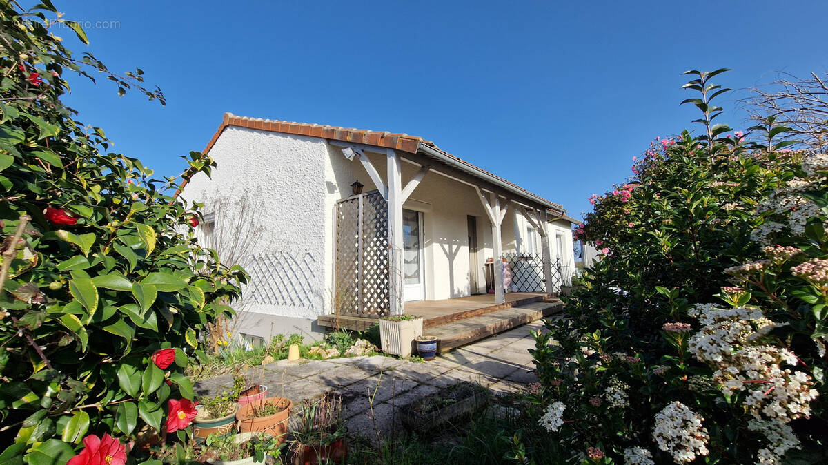 Maison à COULOMBIERS
