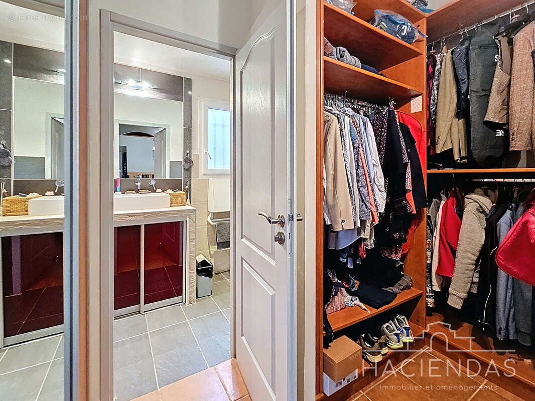 Maison à PELISSANNE