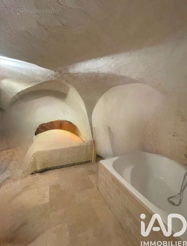 Photo 8 - Maison à SENAS
