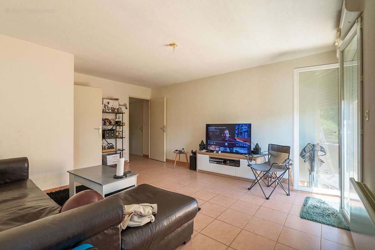 CARCASSONNE - PERIPHERIE Appartement T2 45m² avec terrasse et place de parking privative - photo 4