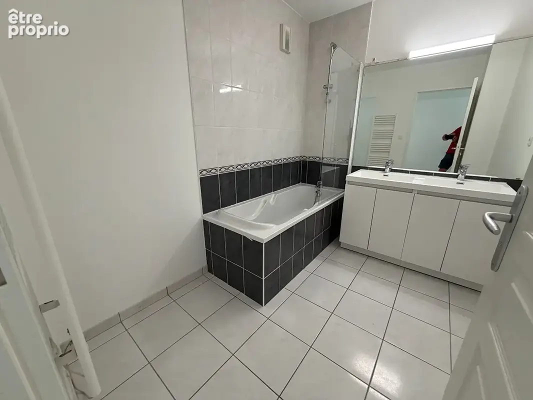 Appartement 4 pièce(s) 91.34 m2 QUARTIER CENTRE VILLE - photo 5