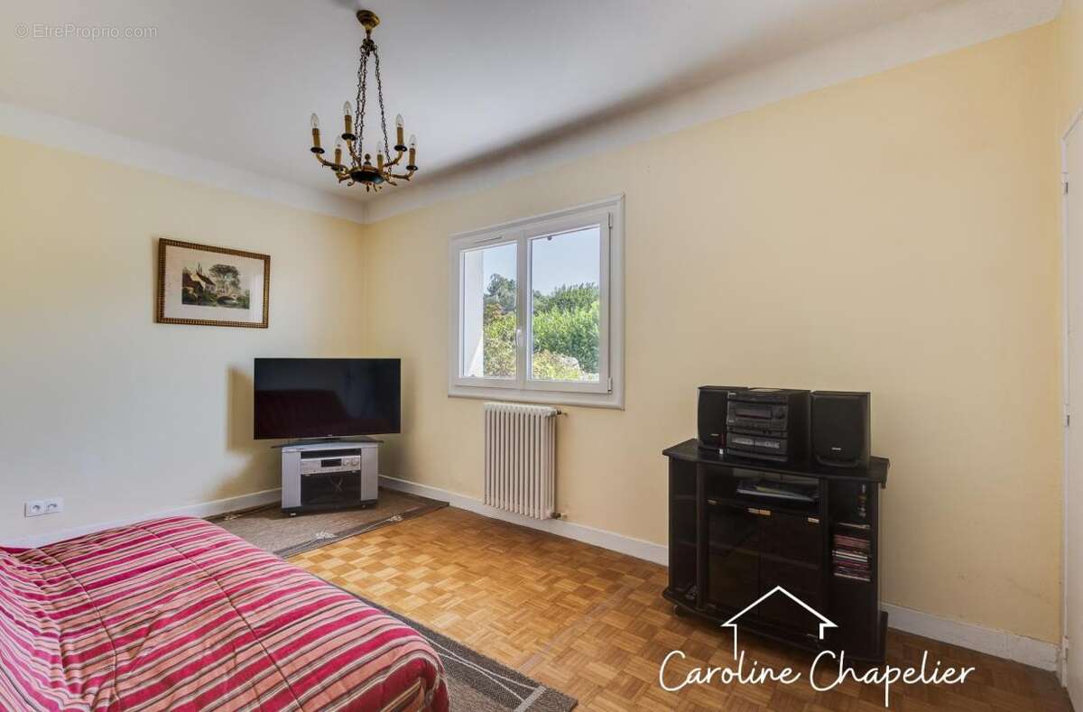 Centre-ville Plaisance-du-Touch – Maison familiale avec grand terrain divisible de 1 500 m² - photo 10