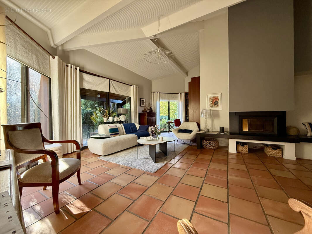 Maison à MONTAIGUT-SUR-SAVE