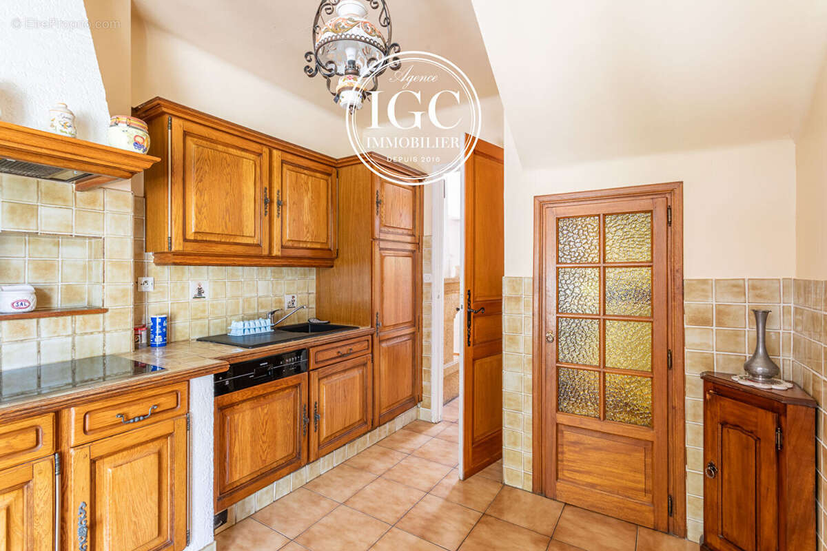 Maison à CHATEAUNEUF-LES-MARTIGUES