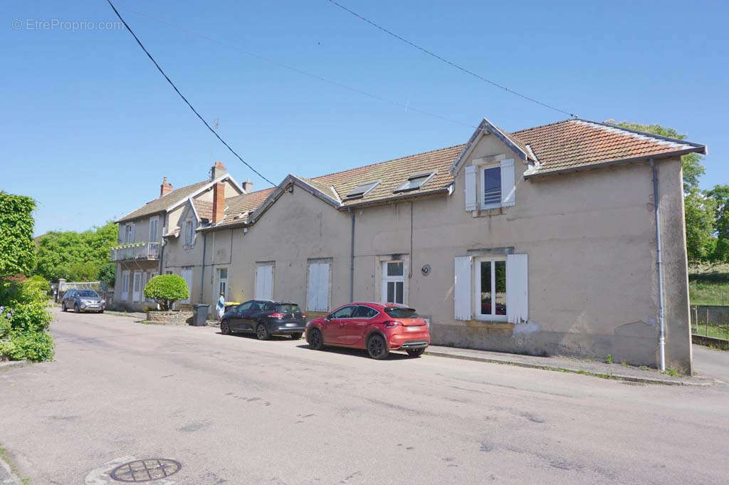 Appartement à CHAROLLES