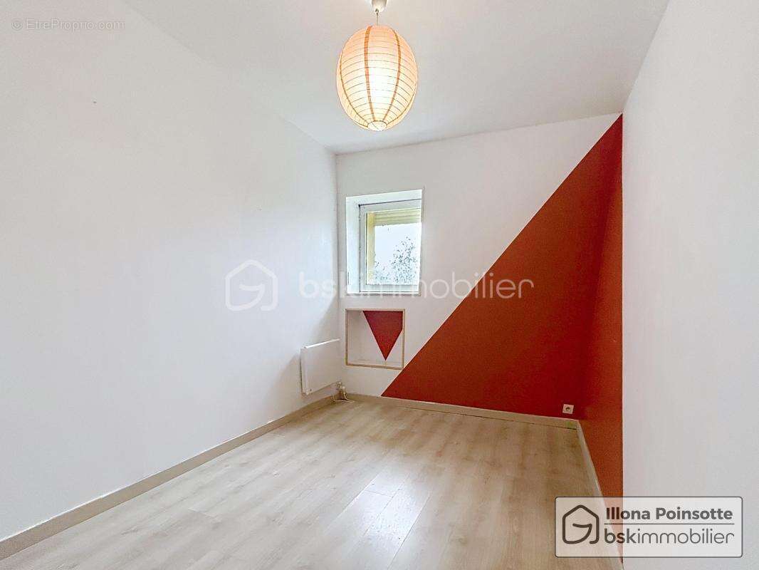 Maison à LA ROCHE-EN-BRENIL