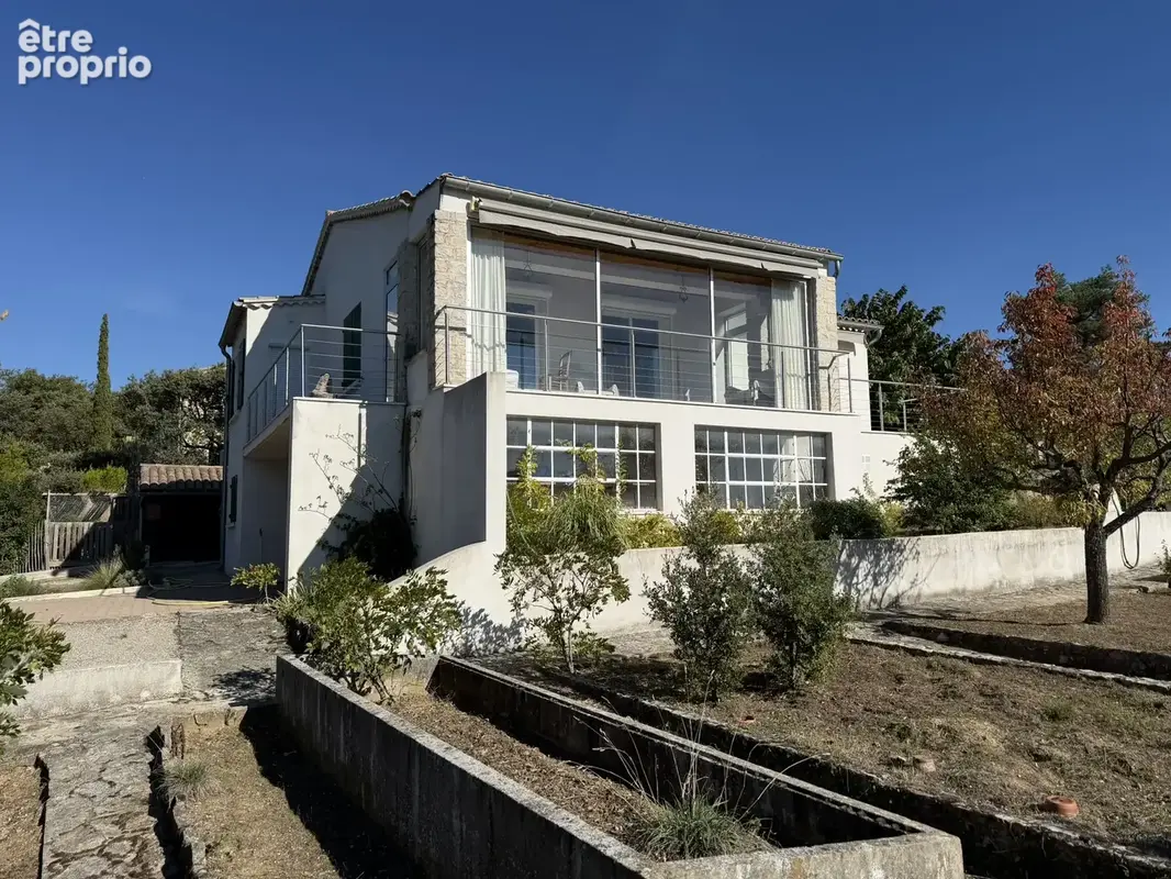 Maison avec vue dégagée et nombreuses dépendances - photo 8