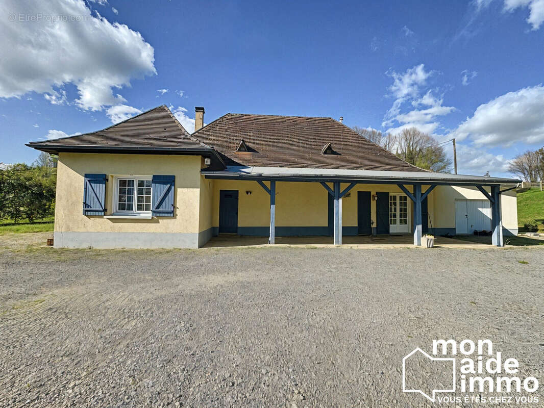 Maison à SAINT-PIERRE-DE-FRUGIE