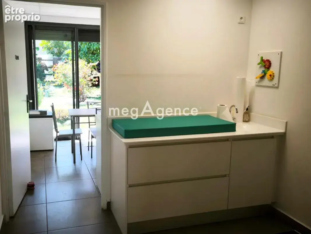 Local commercial a vendre saint-pierre - photo 4