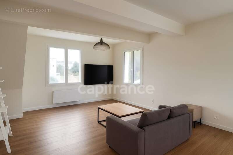 Maison à vendre 4 pièces ROYAN (17) - Quartier du parc - Grand Garage - photo 3
