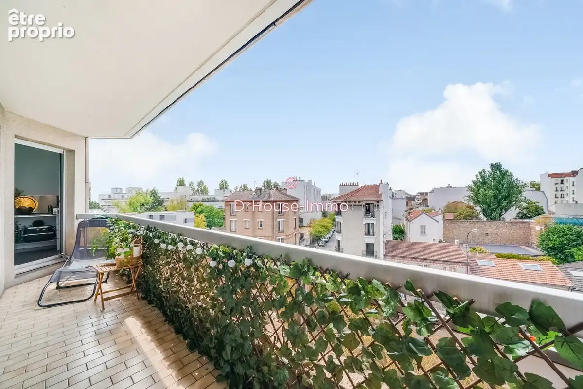 Appartement à LES LILAS