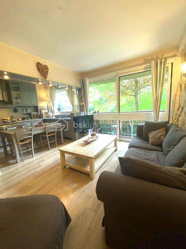 Appartement à LA CELLE-SAINT-CLOUD