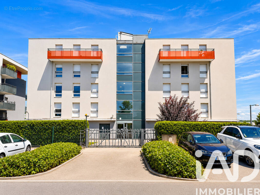 Photo 1 - Appartement à L'ISLE-D'ABEAU