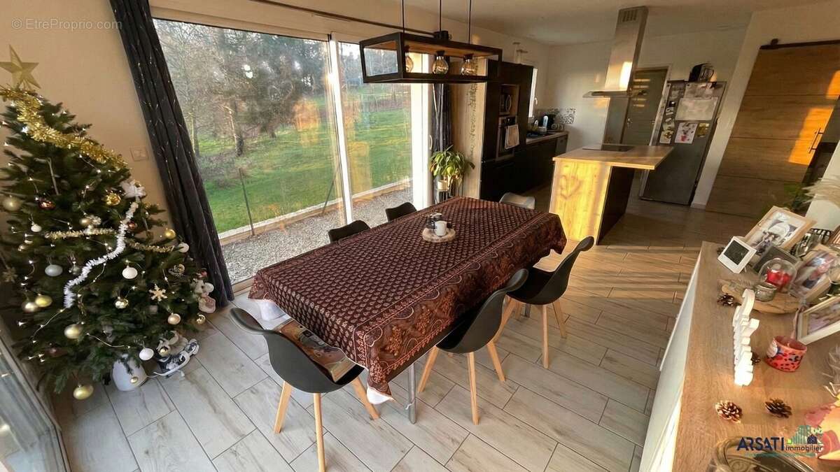 Maison à MEZIERES-SUR-COUESNON