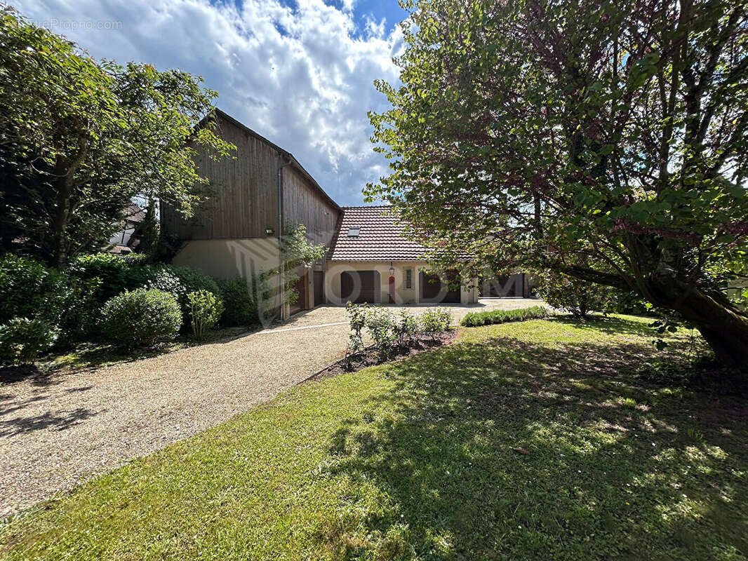 Maison à TOUCY