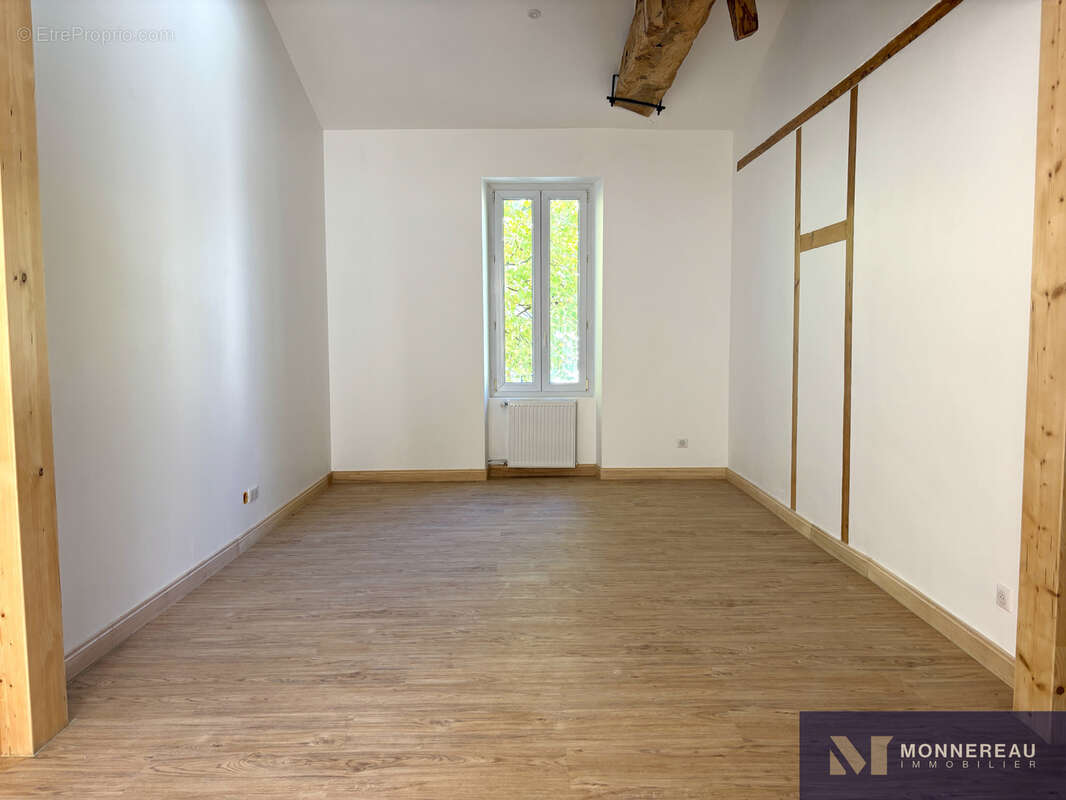 Appartement à BARBEZIEUX-SAINT-HILAIRE