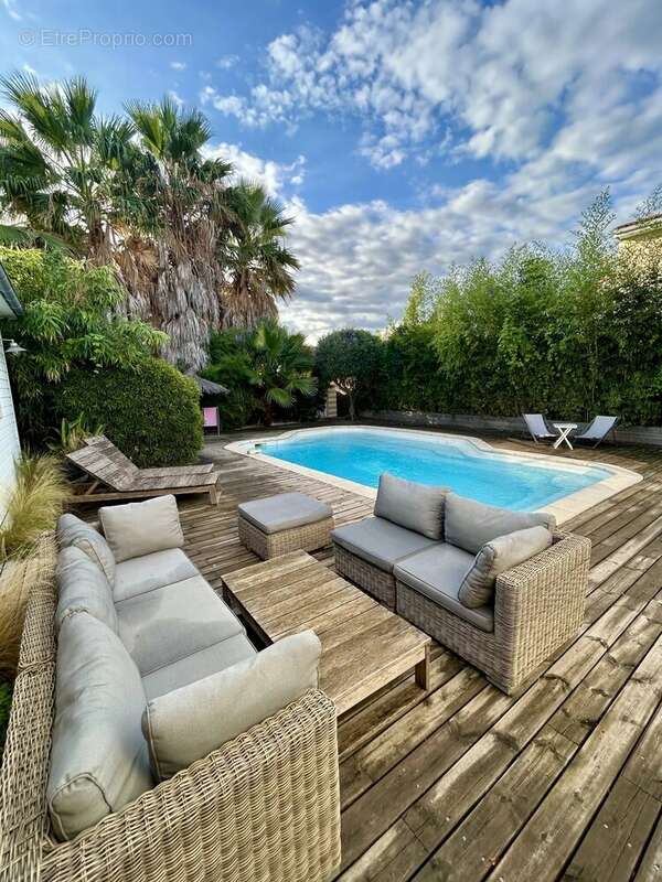 Maison à VILLENEUVE-DE-LA-RAHO