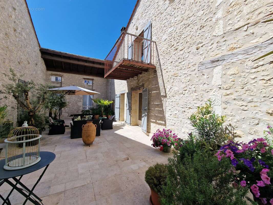 Maison à EYMET