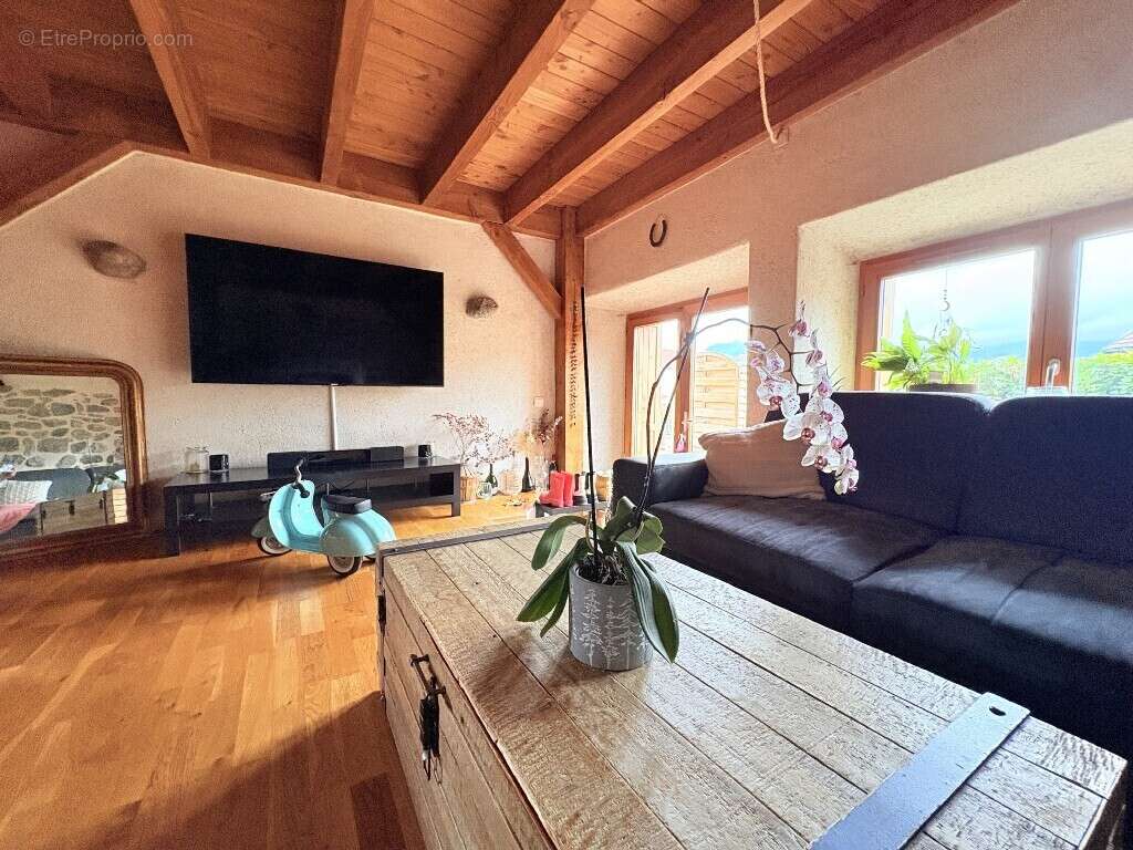 Appartement à SAINT-MARTIN-BELLEVUE