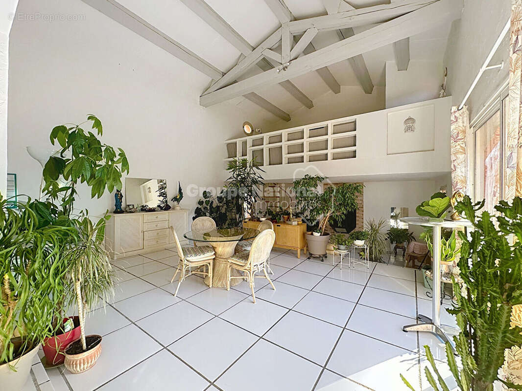 Maison à SAINT-CEZAIRE-SUR-SIAGNE