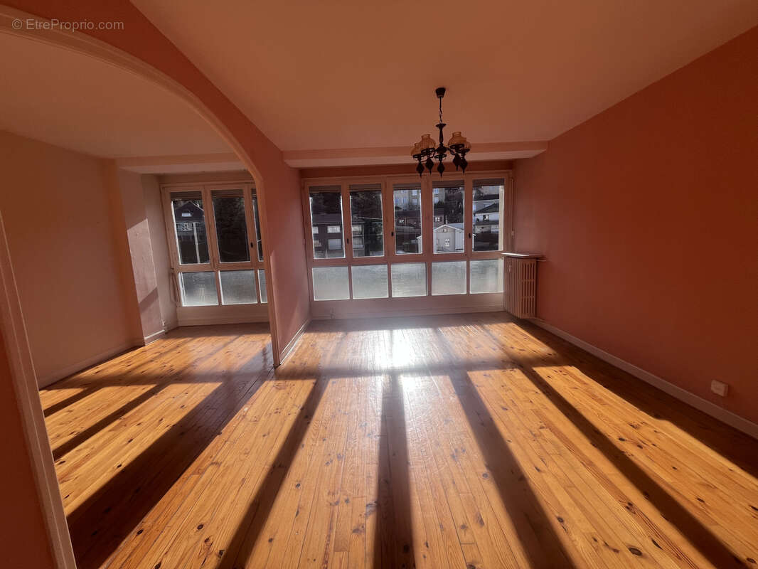Appartement à SAINT-ETIENNE