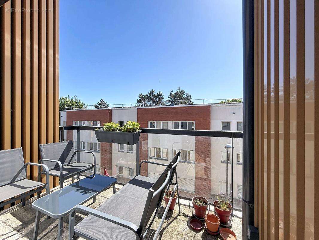 Appartement à VOISINS-LE-BRETONNEUX