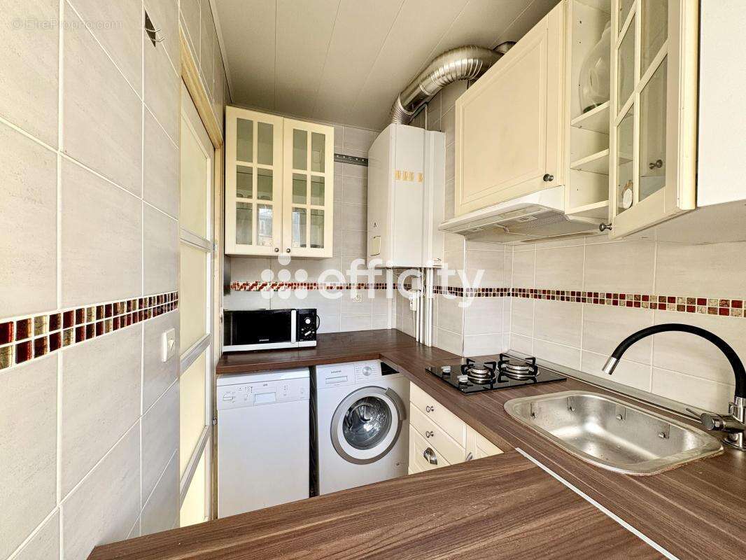 Appartement à COURBEVOIE