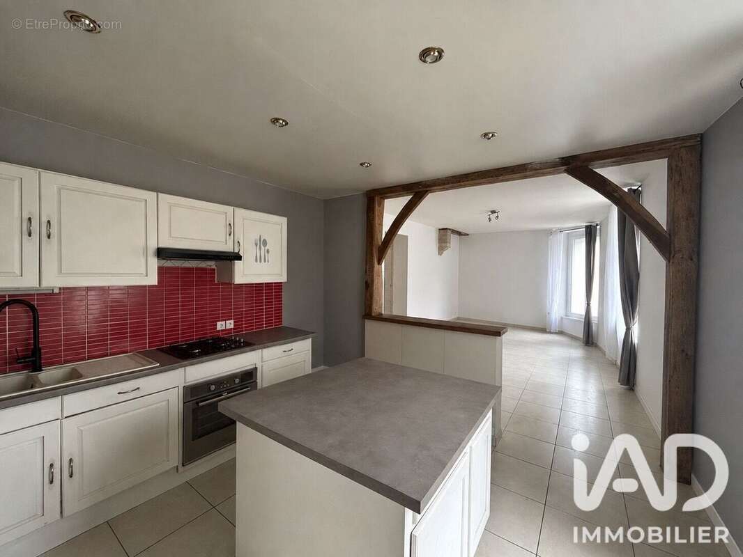 Maison 94 m² à Doue-La-Fontaine  - photo 6