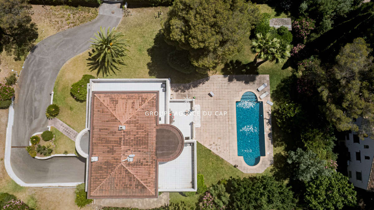 Saint Raphaël Boulouris, Villa 262m² proche commerces - photo 17