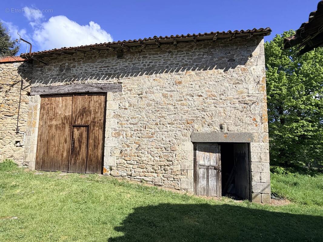 Maison à COMPREIGNAC