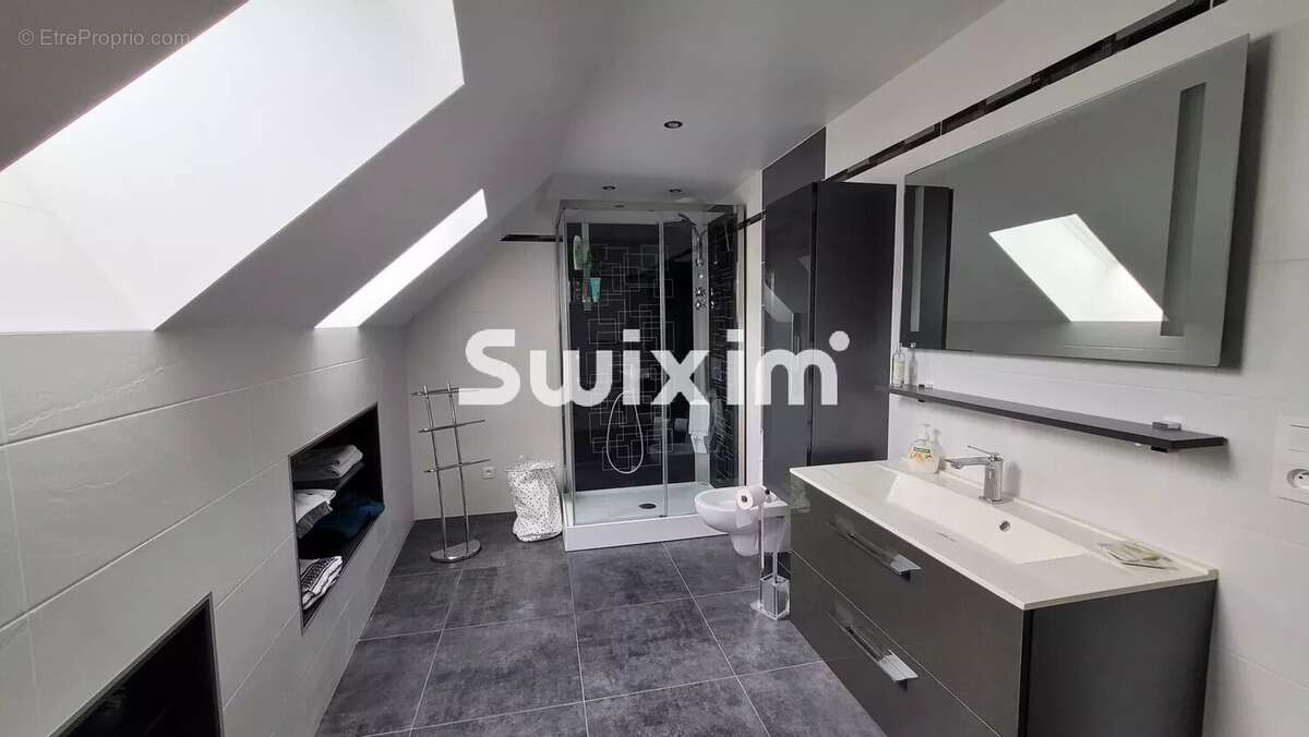 Maison à LONS-LE-SAUNIER